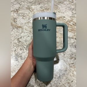 ✨ THE QUENCHER H2.0 FLOWSTATE™ TUMBLER (SOFT MATTE) | 40 OZ. Shale